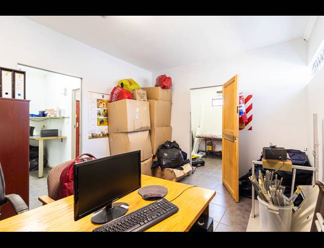 773M² BUSINESS CENTRE FOR SALE IN NEW REDRUTH